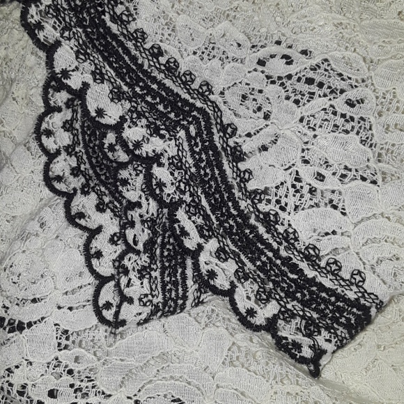 Anthropologie Hazel Lace Bat Wing Blouse - Picture 10 of 13